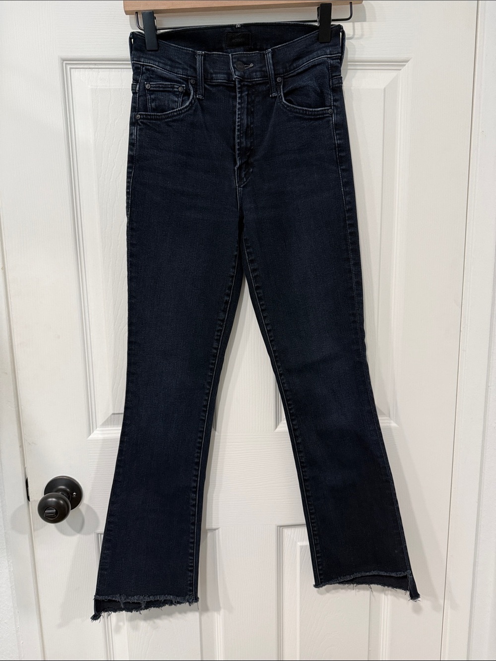 MOTHER THE INSIDER CROP STEP FRAY JEANS NIGHT IN PARIS SIZE 24